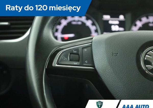 Skoda Octavia cena 42000 przebieg: 197693, rok produkcji 2018 z Kazimierza Wielka małe 211